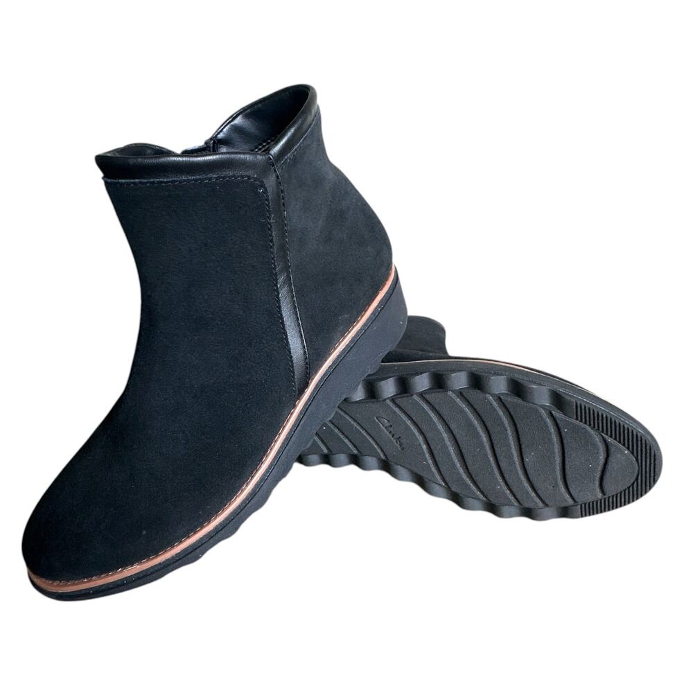Clarks Sharon Heights Wedge Ankle Bootie Women 8 Black Suede Inside Zip Boot